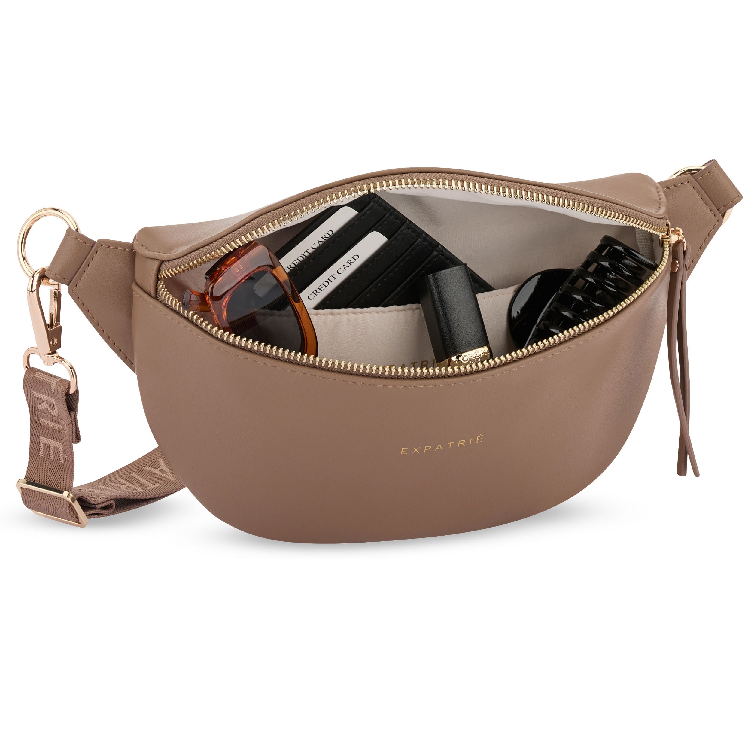 Braune Bauchtasche Alice Small mit Reißverschluss, gefüllt mit Sonnenbrille, Kreditkartenetui, Lippenstift und Haarklammer