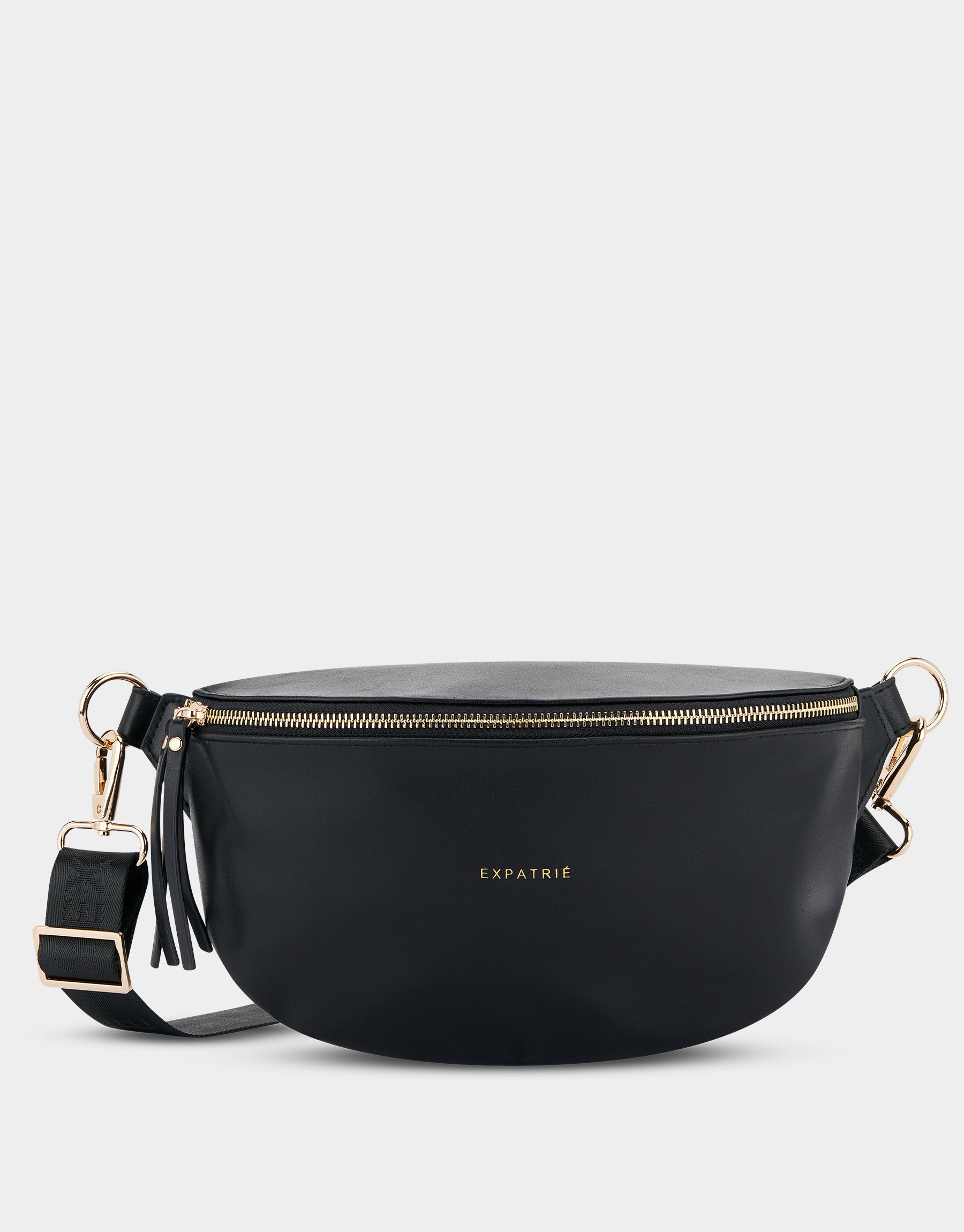 Schwarze Bauchtasche 'Alice Medium' von Expatrié mit goldfarbenem Reißverschluss und abnehmbarem Gurt