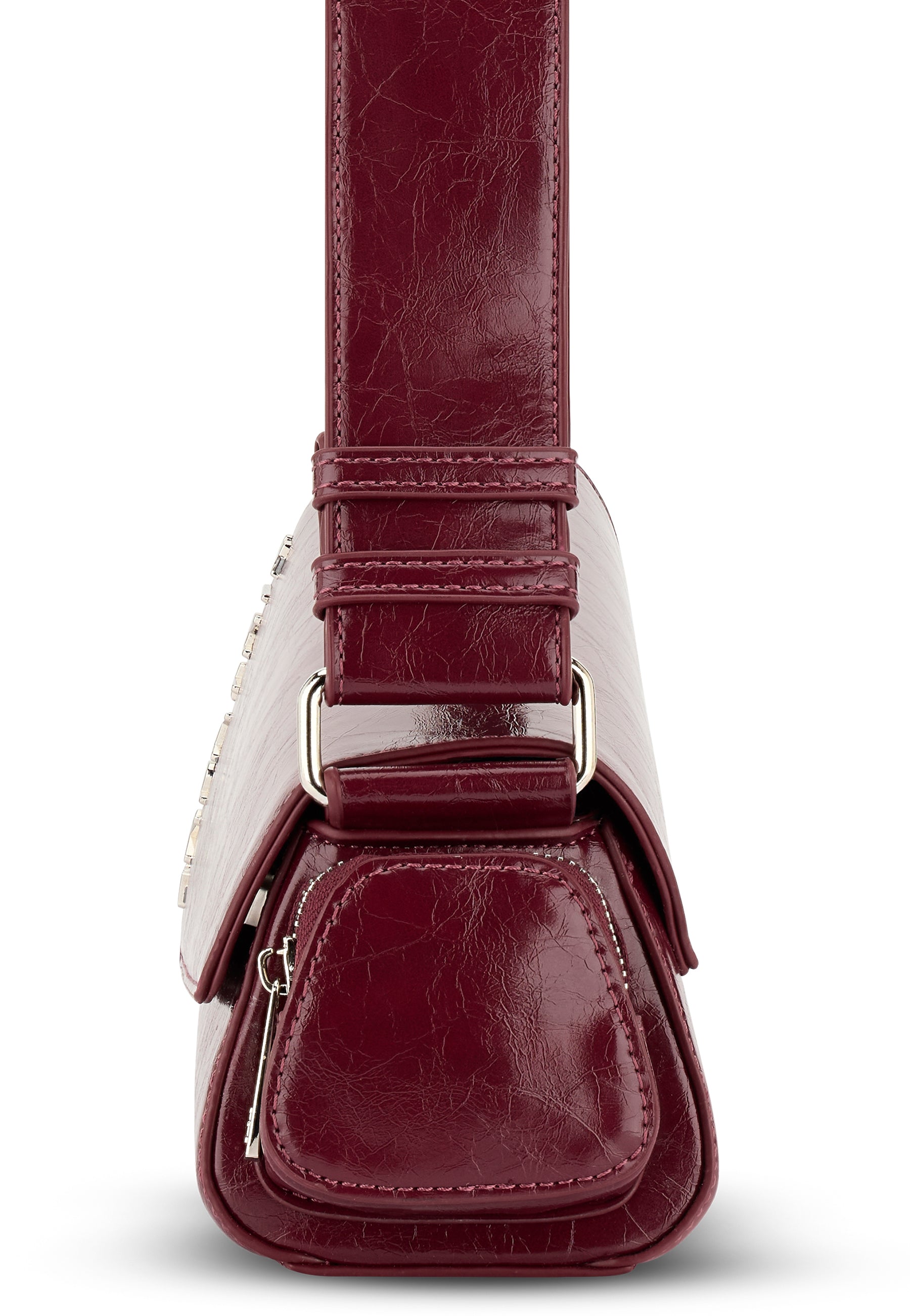 Sideansicht der dunkelroten Vintage-Handtasche Grace mit verstellbarem Riemen und kleinem Reißverschlussfach