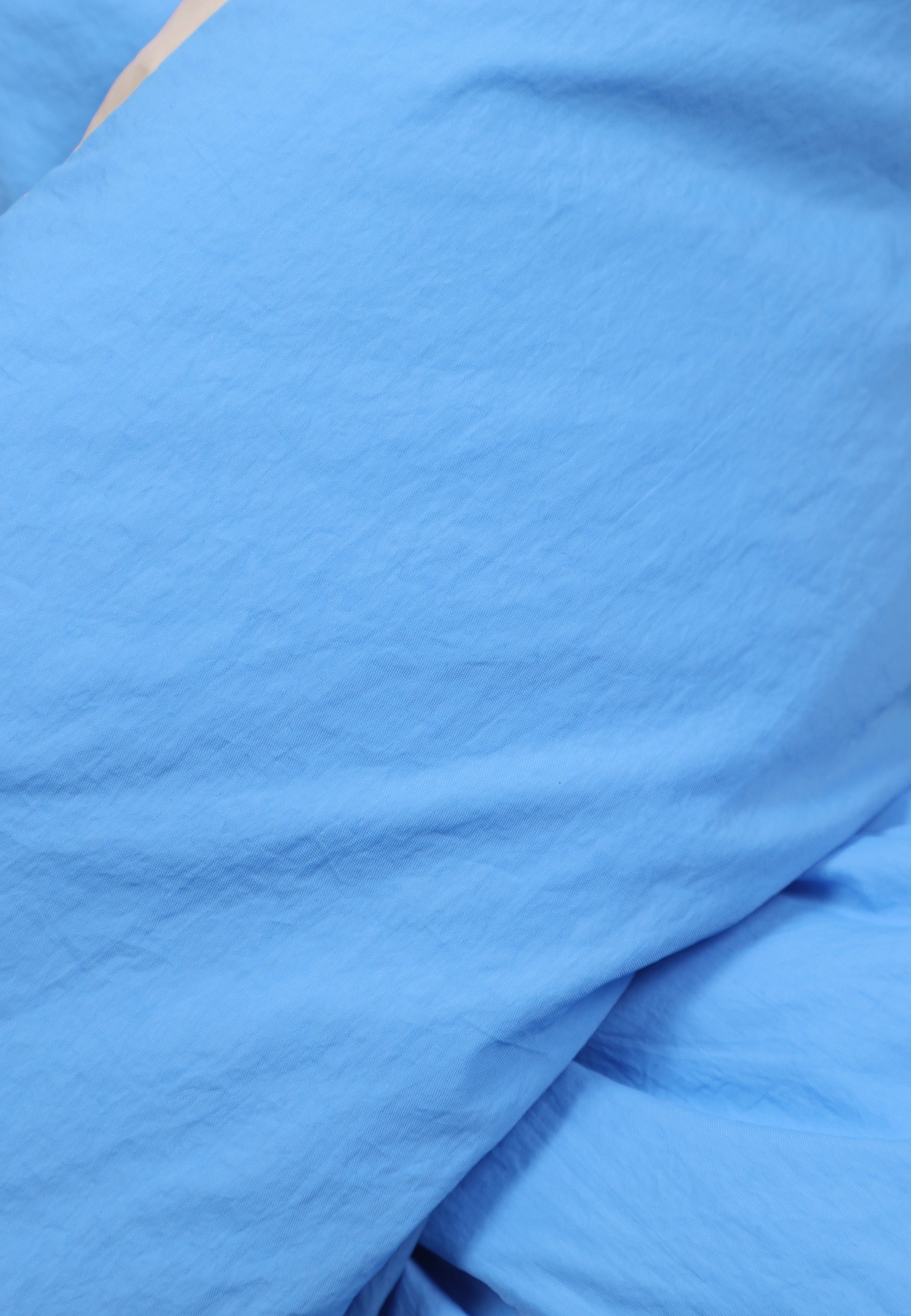 Gepolsterter blauer Damen-Schal namens 'GINNY' aus leichtem Stoff