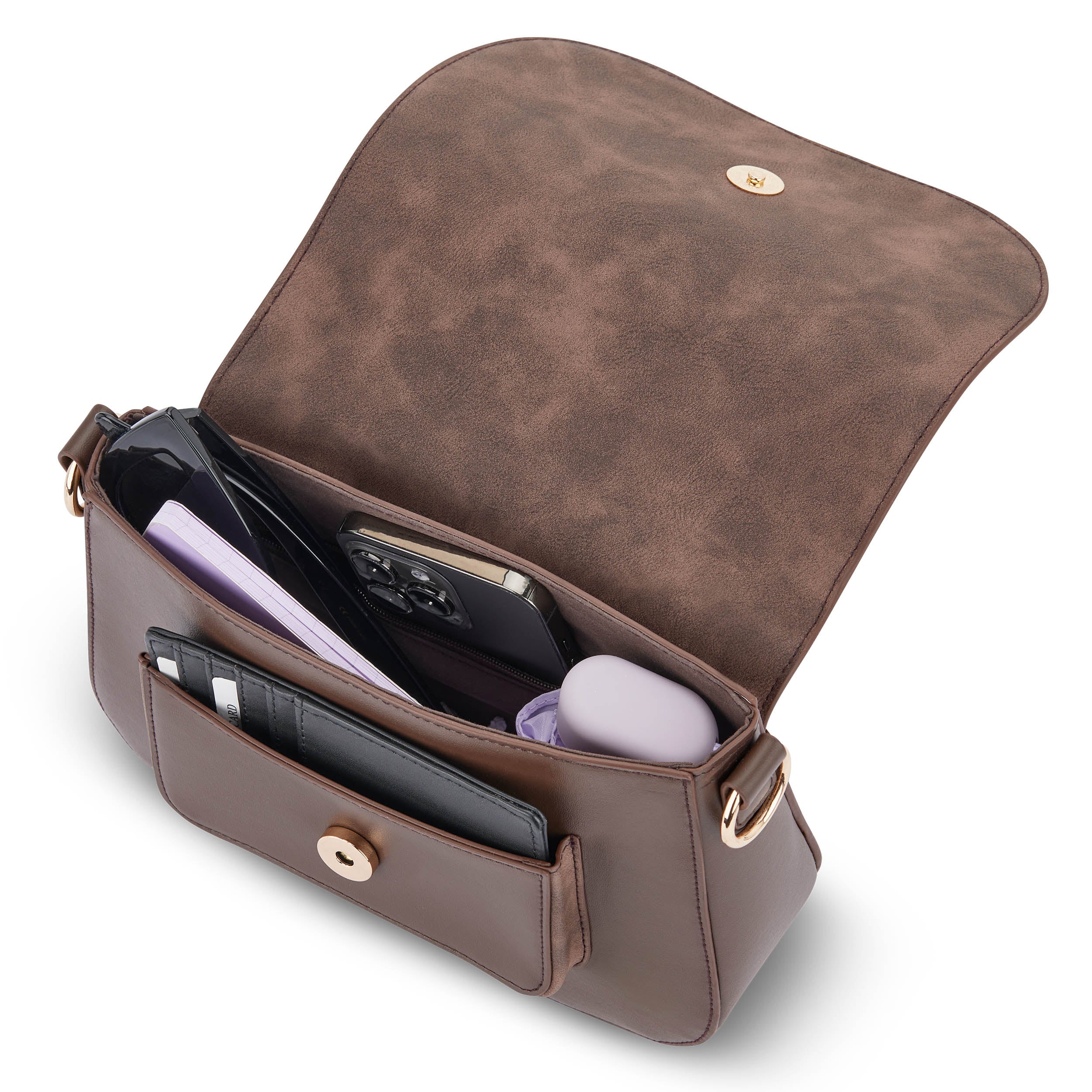 Offene braune Saddle Bag Louise Medium mit Innenfächern, die Smartphone, AirPods, Brille und Geldbörse enthält