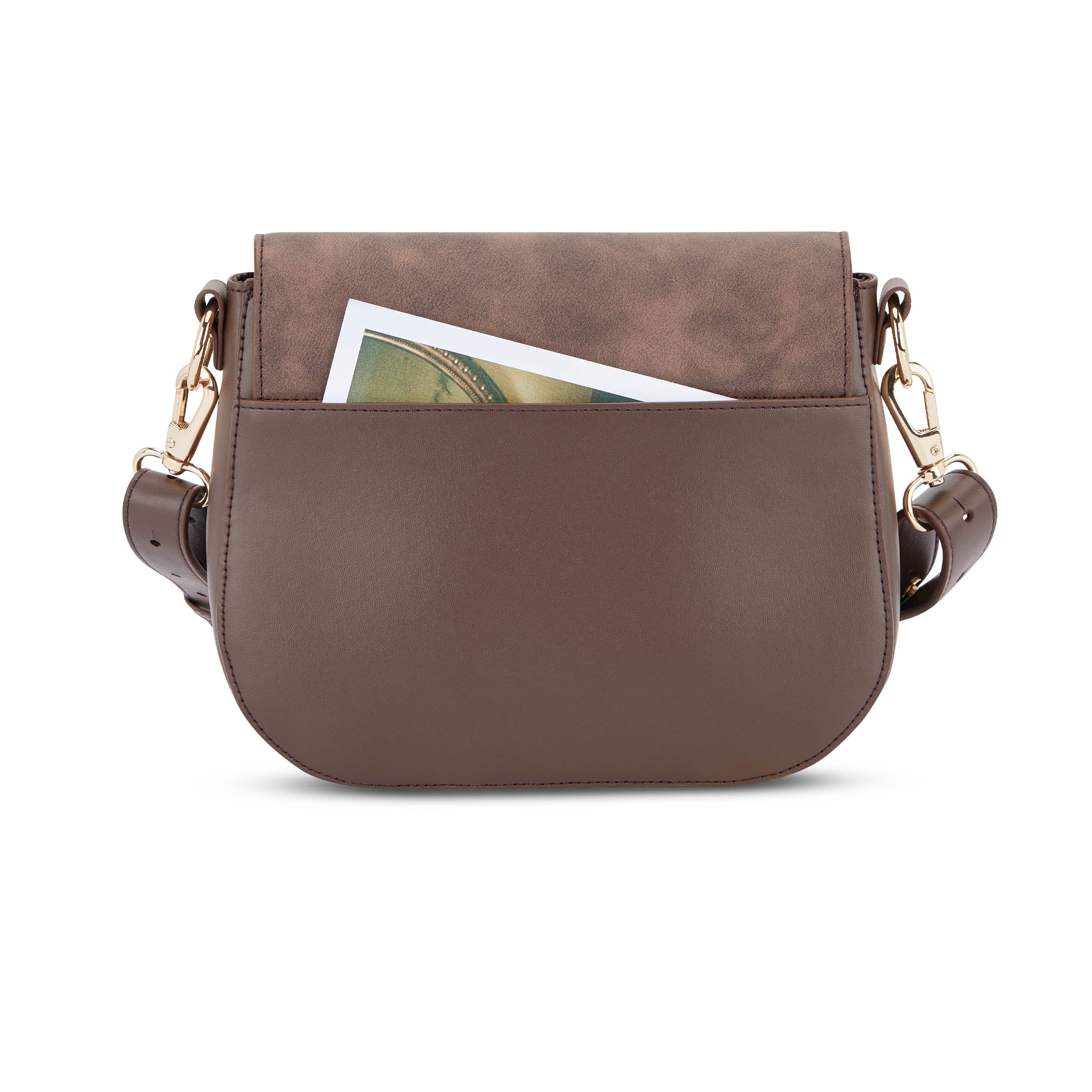 Saddle Bag Louise Medium in braun mit glattem und rauem Material, Vordertasche mit eingelegtem Papier