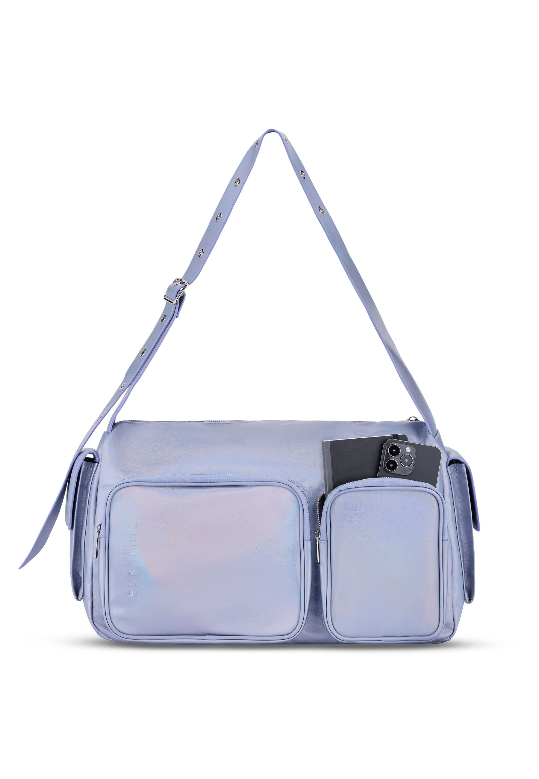 Lila metallic Weekender-Tasche von NOVA mit verstellbarem Schulterriemen und zwei Fronttaschen, eine mit Smartphone und Tablet