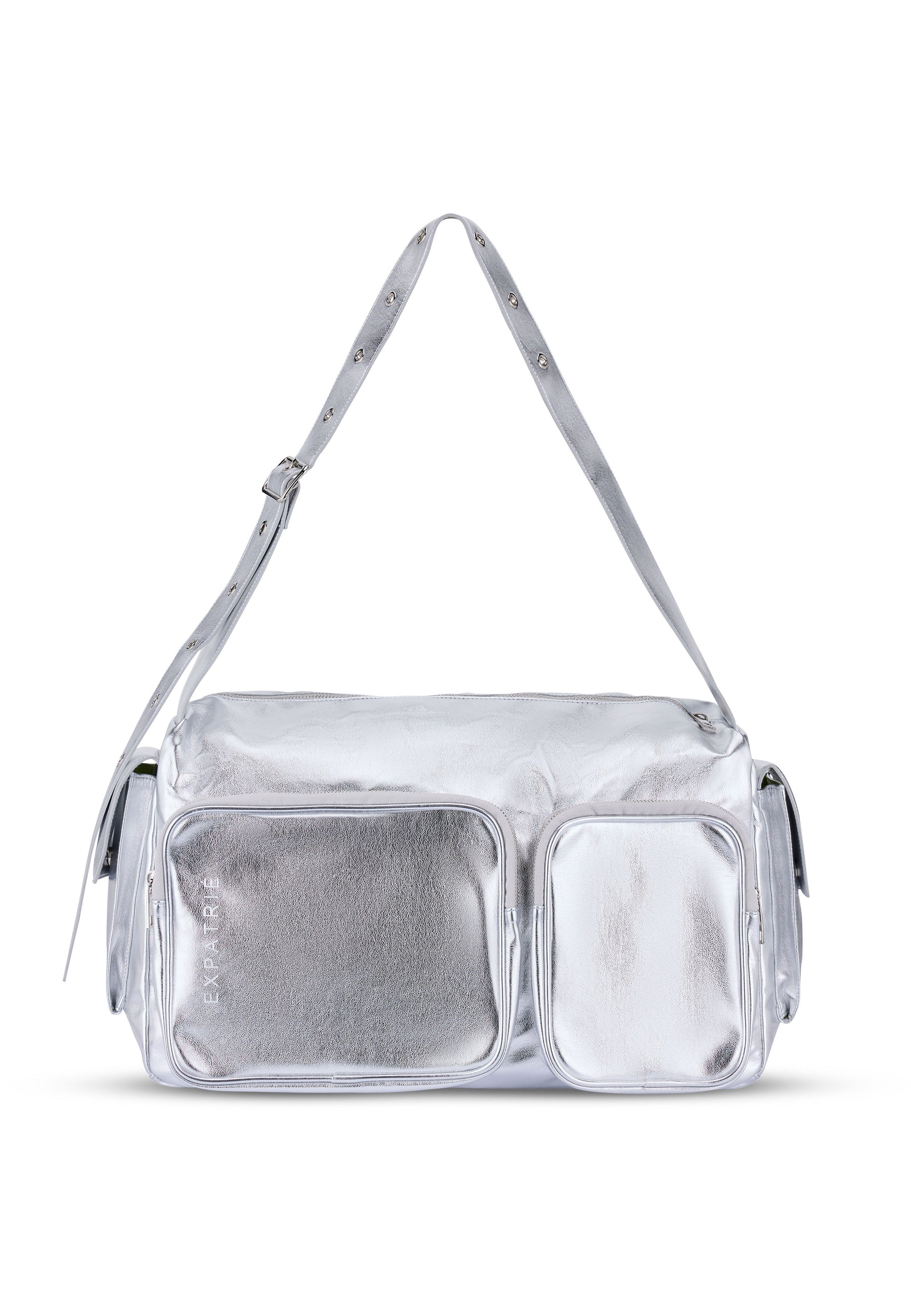 Silber-metallic Weekender-Tasche ‚NOVA‘ mit zwei Fronttaschen und verstellbarem Schulterriemen