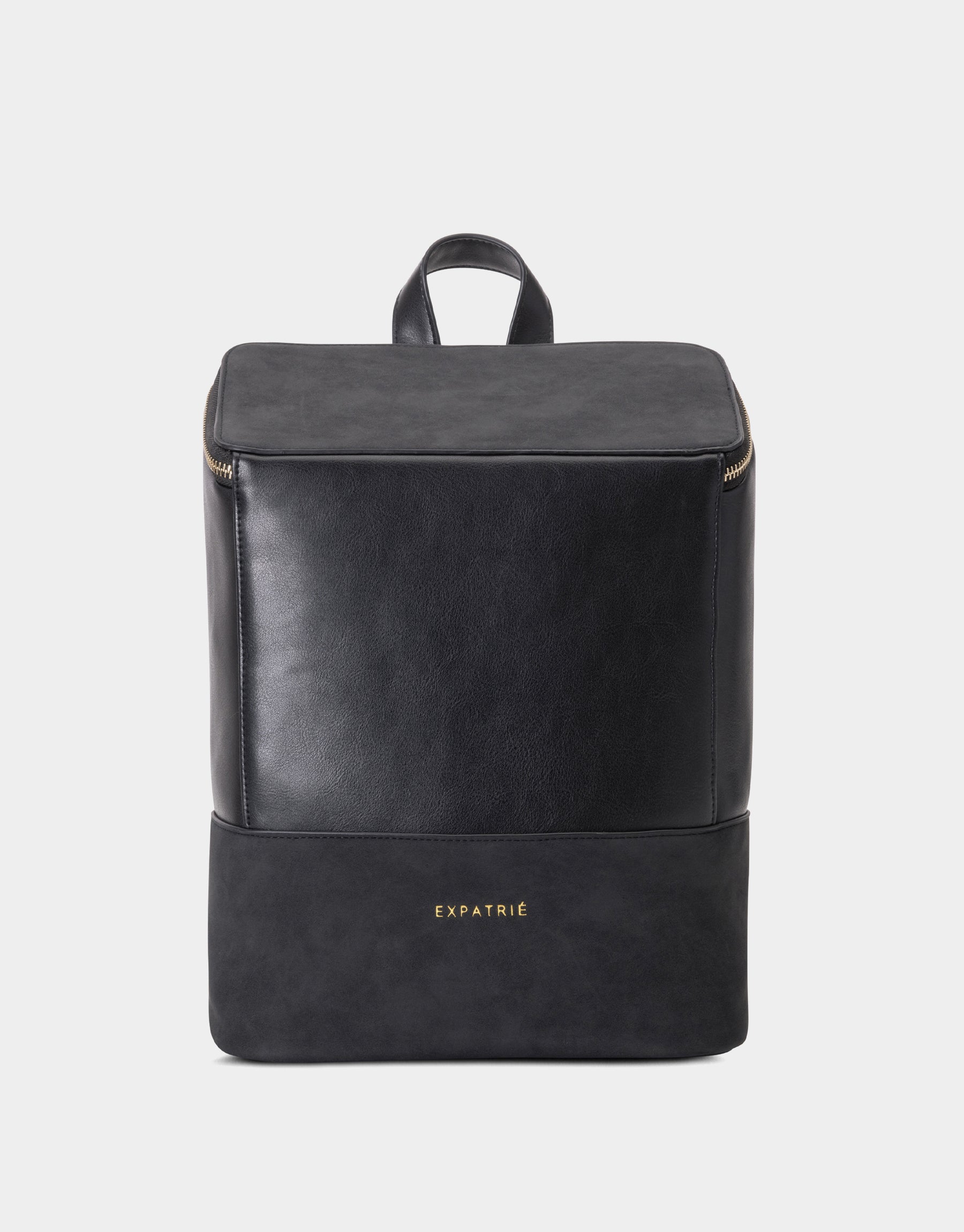 Schwarzer Rucksack Malou von Expatrié mit goldfarbenem Logo und rechteckiger Form